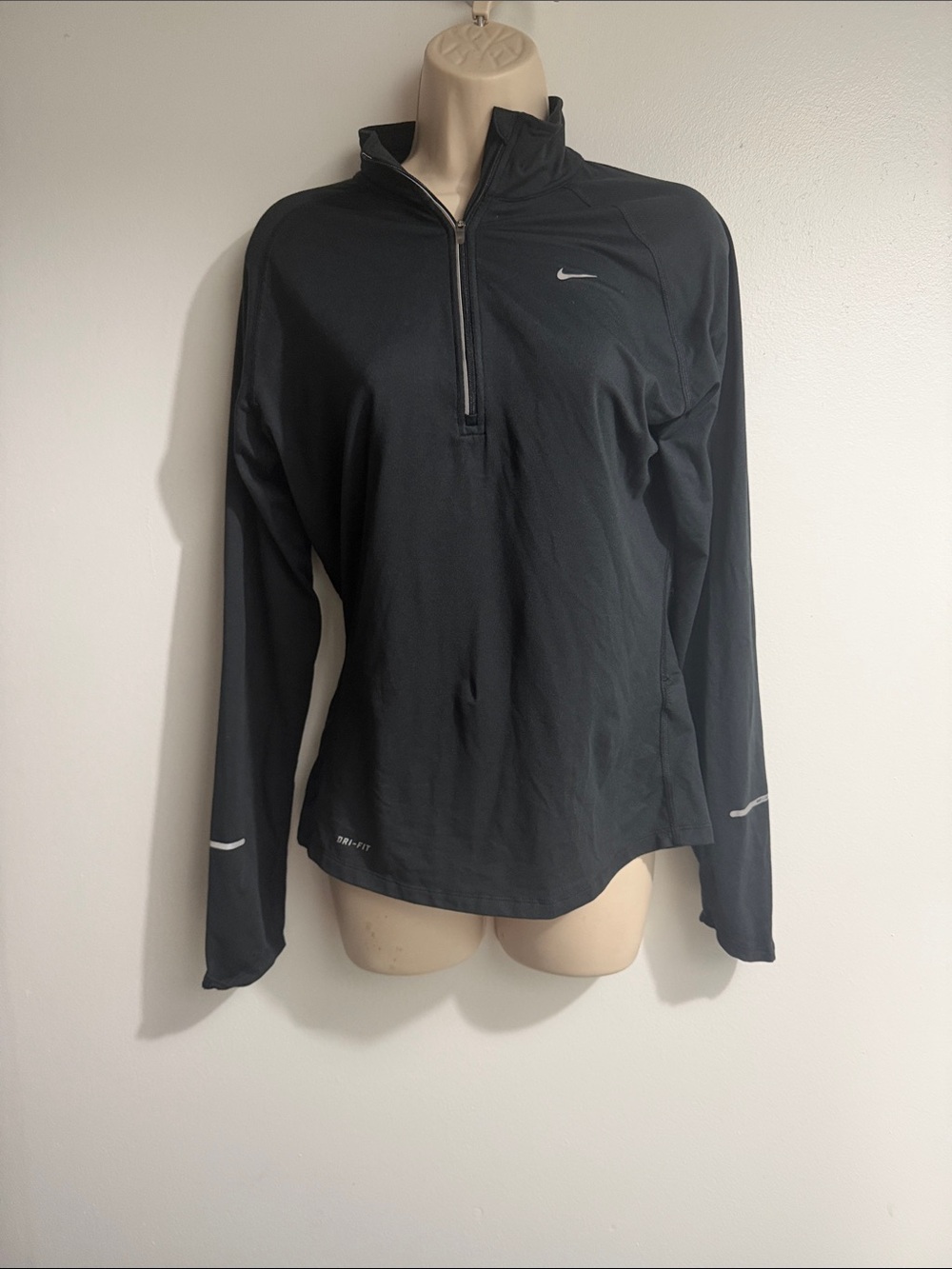 Nike Black Women's Long-Sleeve Quarter-Zip Athletic Pullover